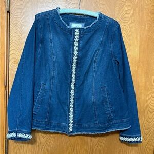 NWOT Denim & Pearls LOGO by Lori Goldstein Blue Jean Jacket with Pearl Accents
